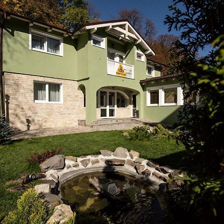 Drachenhaus Urban Villa Braşov Buitenkant foto
