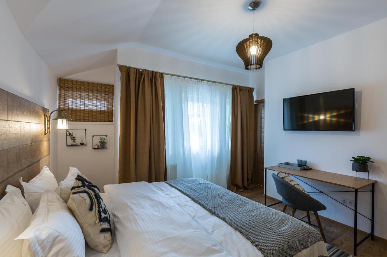 Drachenhaus Urban Villa Braşov Buitenkant foto